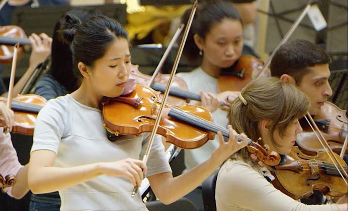 Fiona Zheng (Shenyun Orchestra)