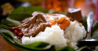 Nasi Jamblang (Travelingyuk.com)