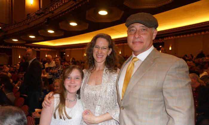 Dokter Alex dan Carol Meza