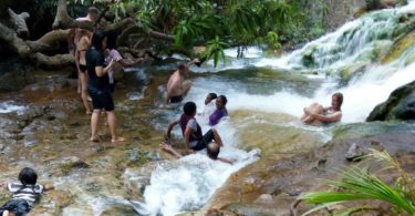 Pemandian air panas Soa, Flores (Foto: Karnadi Nurtantio)
