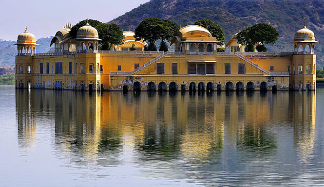 Istana Air (Jal Mahal)