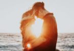 Menyikapi persoalan dengan hati yang tenang, menghargai pendapat lawan jenis dan bersedia menerima perbedaan sudut pandang akan menciptakan hubungan yang harmonis. (Image : Cristiana Rivers / Unsplash)