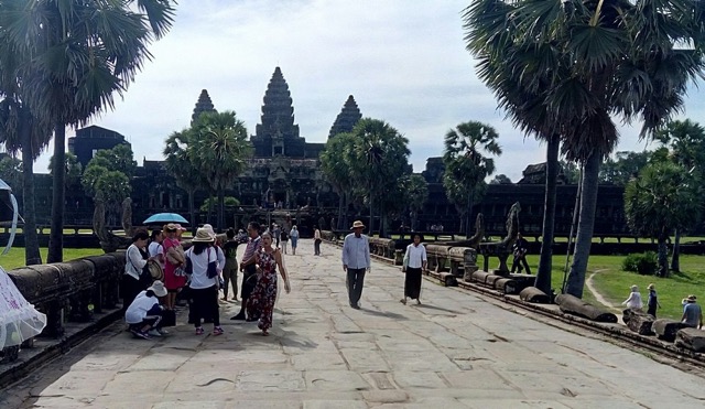 Wisatawan berkunjung ke Angkor Wat (Image: Karnadi/NTD Indonesia)