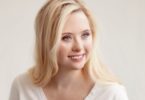 Grace Strobel, 24, menjadi model untuk kampanye SKINclusion dari Obagi. (Obagi via TheEpochTimes)