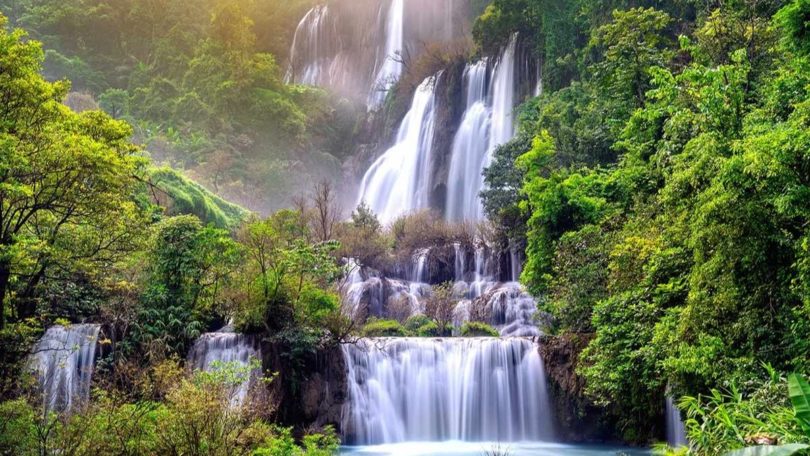 Air Terjun (©freepik)
