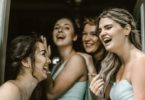 4 Wanita (Genessa Panainte @ Unsplash)