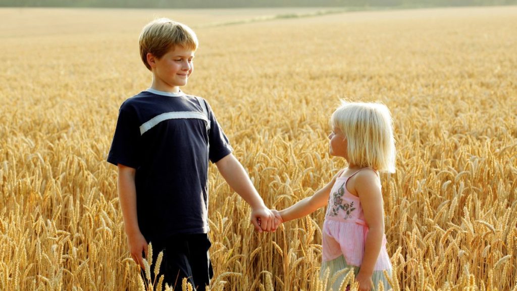 Kakak adik @Canva Pro