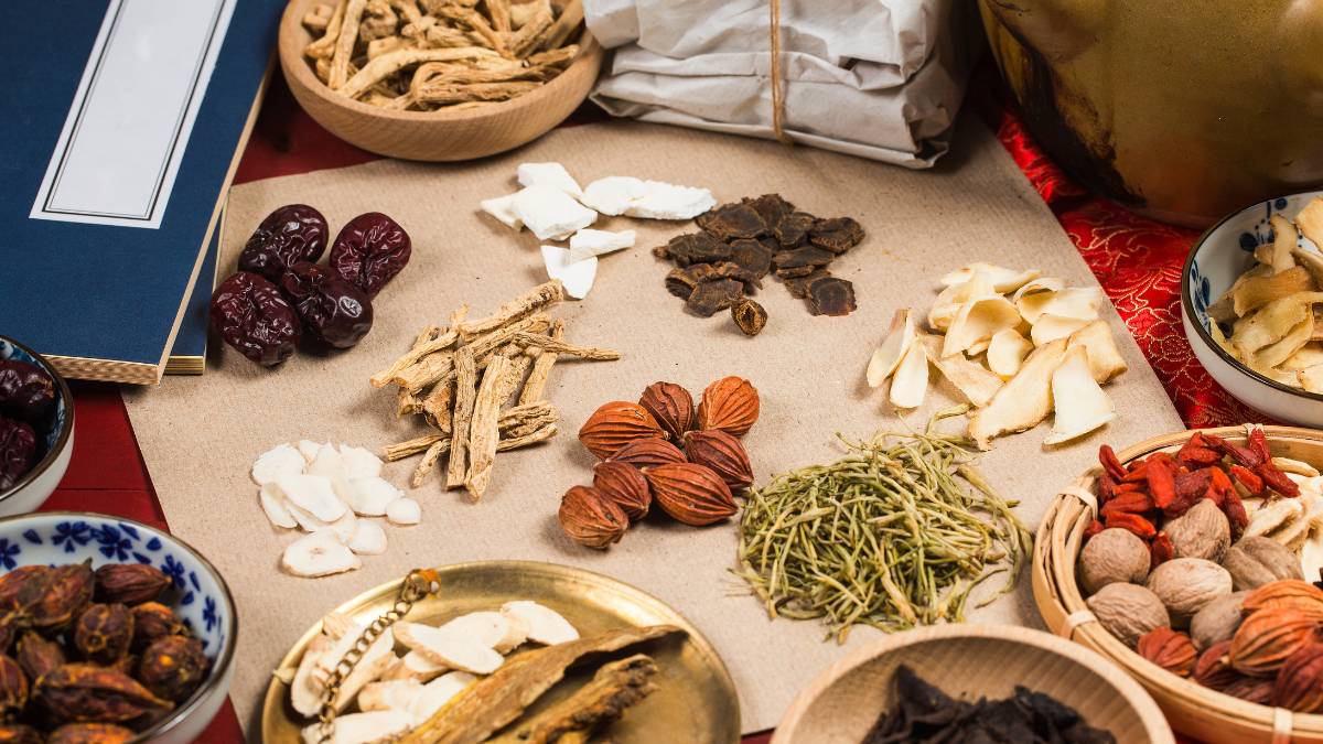 Obat-obatan tradisional Tiongkok kuno (Getty Images via Canva Pro)