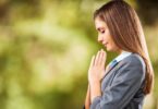 Berdoa (Getty Images via Canva Pro)