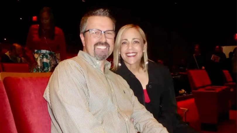Bobby dan Amanda Herring menyaksikan pertunjukan Shen Yun
