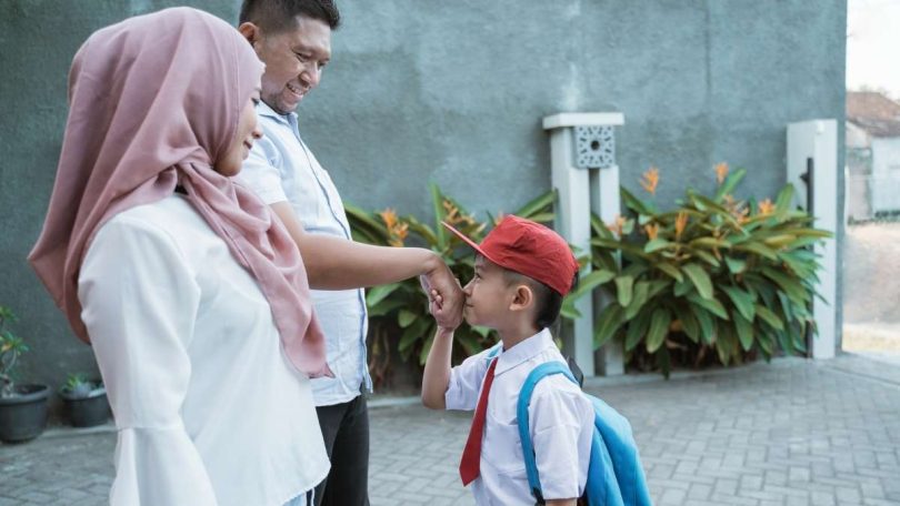 Menghormati Orang Tua