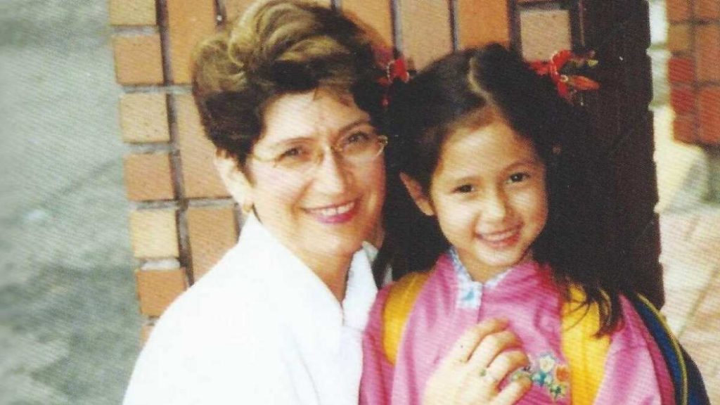 Joanna Nicholas dan putrinya, Yawen.