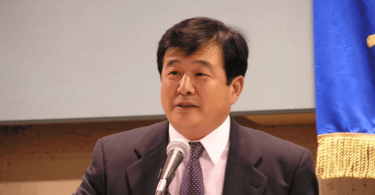 Tn. Li Hongzhi, pendiri disiplin spiritual Falun Gong, yang juga dikenal sebagai Falun Dafa, berbicara di sebuah konferensi di Los Angeles dalam foto arsip