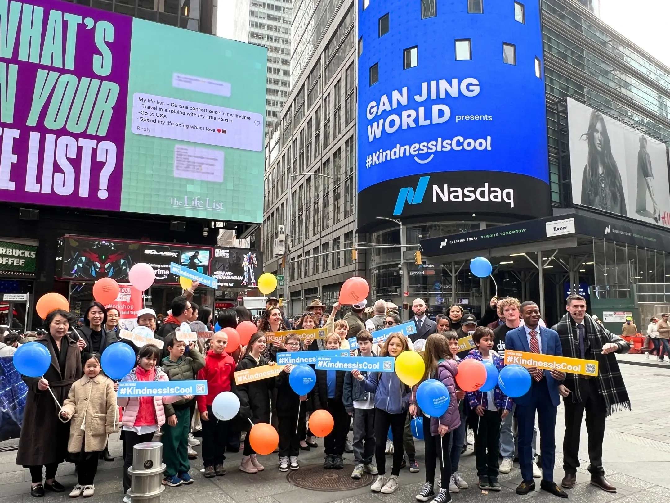 Pemenang Kontes Video #KindnessIsCool Gan Jing World dari Indonesia Ditayangkan di Times Square New York