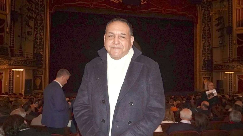 Dr. Ariel Baez menyaksikan pertunjukan Shen Yun Performing Arts di Performing Arts at the Palace Theater, Waterbury pada tanggal 28 Desember 2024