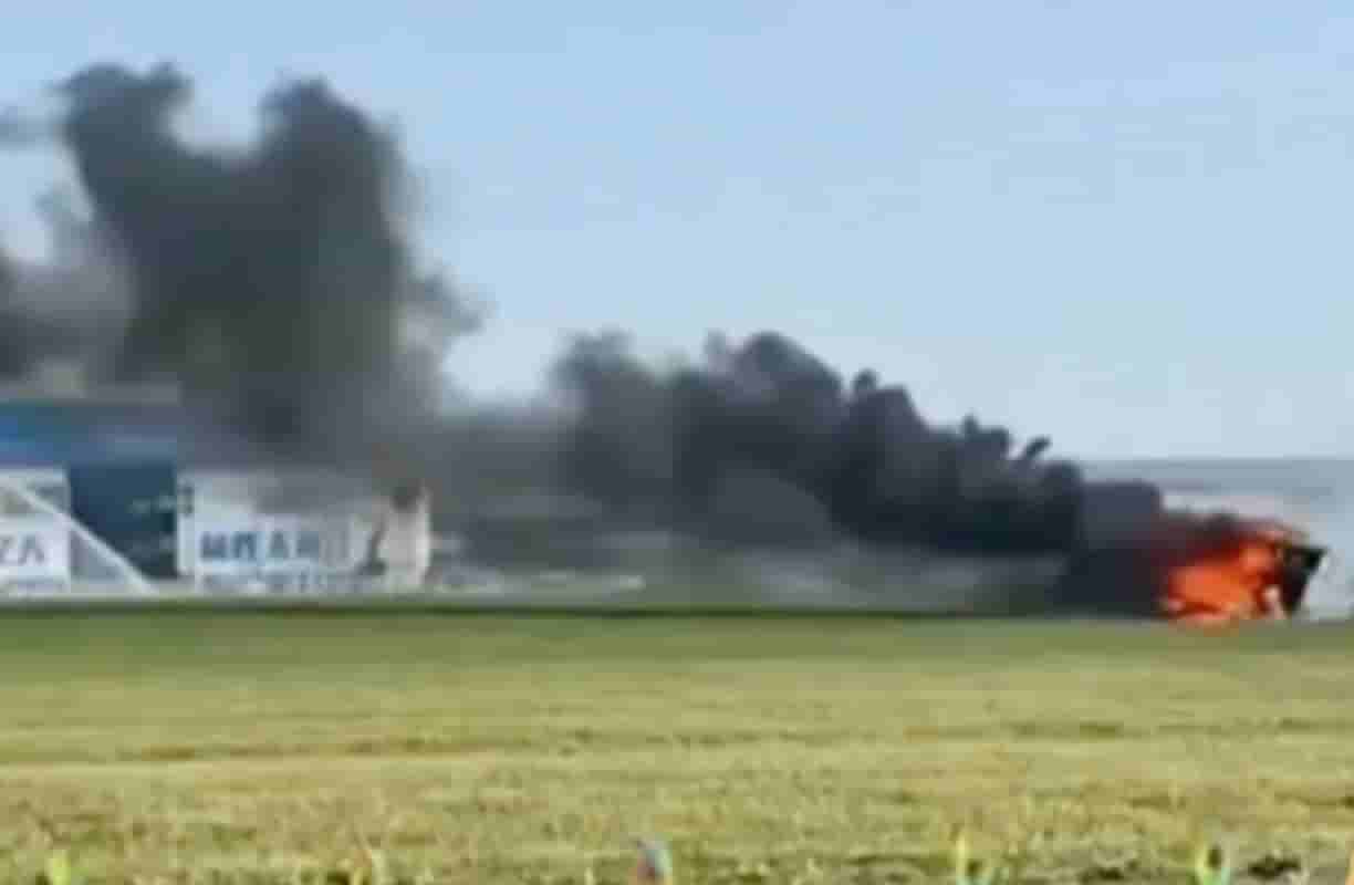 Mobil Terbang Jatuh di Latihan Pertunjukan Udara China