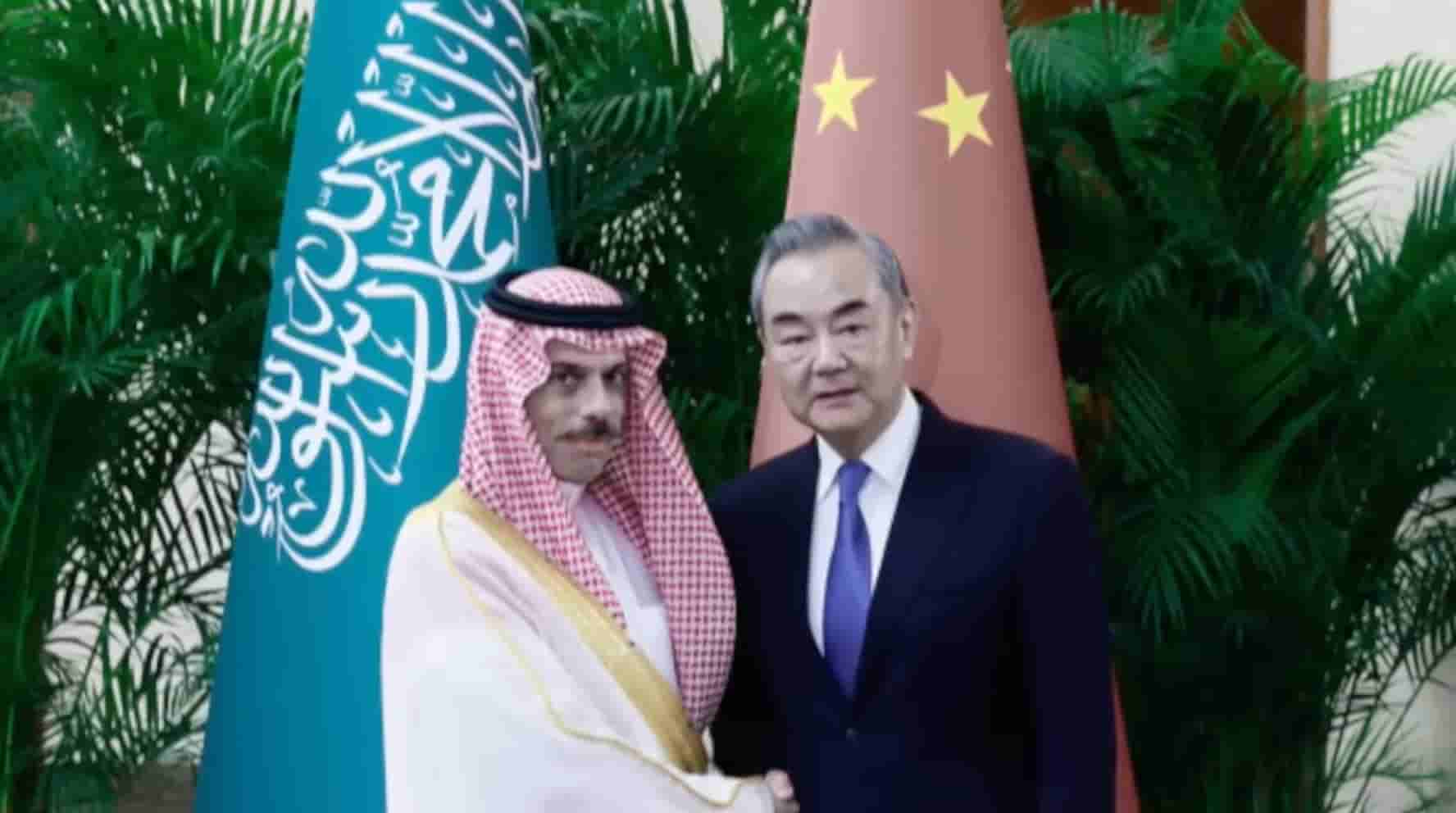 Menlu China: ‘Penggunaan Kekuatan Tanpa Pandang Bulu’ Tak Dapat Diterima